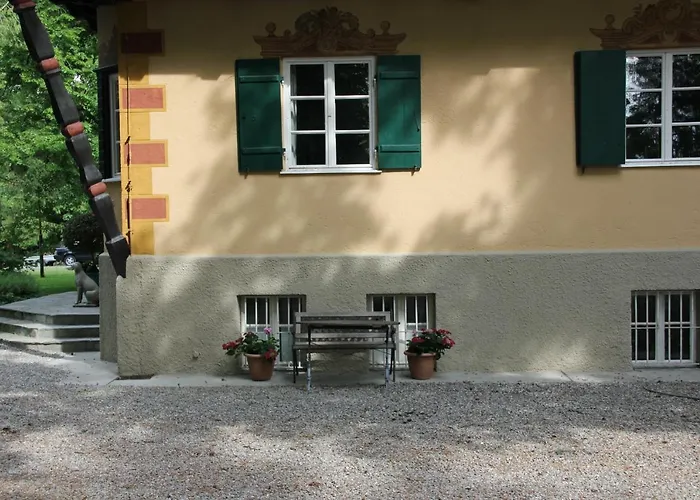 Villa Zollhaus Bed & Breakfast